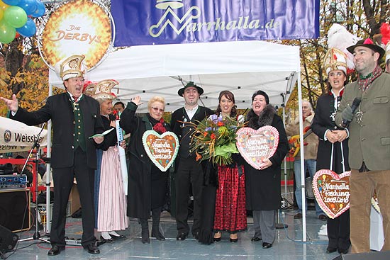 Das Münchner Narrhalla Prinzenpaar 2010 - Edwin I. und Natascha II. auf dem Viktualienmarkt (Foto: Martin Schmitz)
